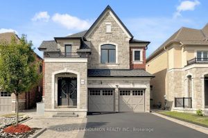 5-bedroom detached home for sale in Aurora — 234 Touch Gold Crescent