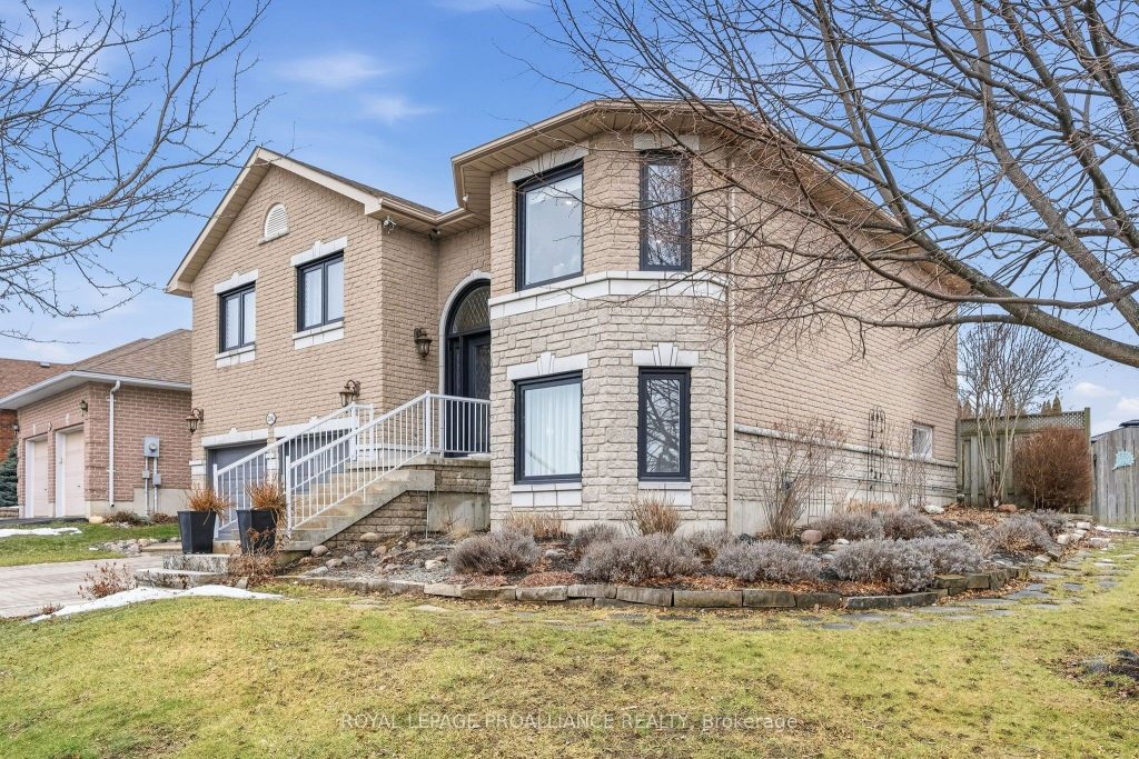 3-bedroom detached home for sale in Cobourg — 236 Parkview Hills Drive (Photo 1)