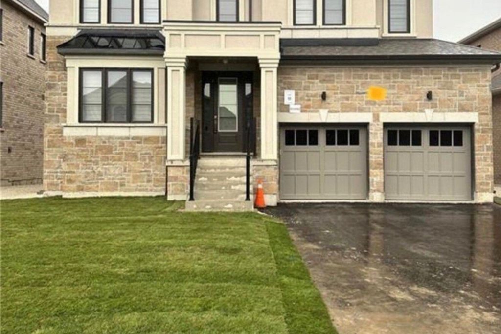 4-bedroom detached home for rent in Clearview — 239 Warden Street (Photo 1)