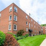 1-bedroom home for sale in Burlington — 24 - 1347 Lakeshore Road (Photo 1)