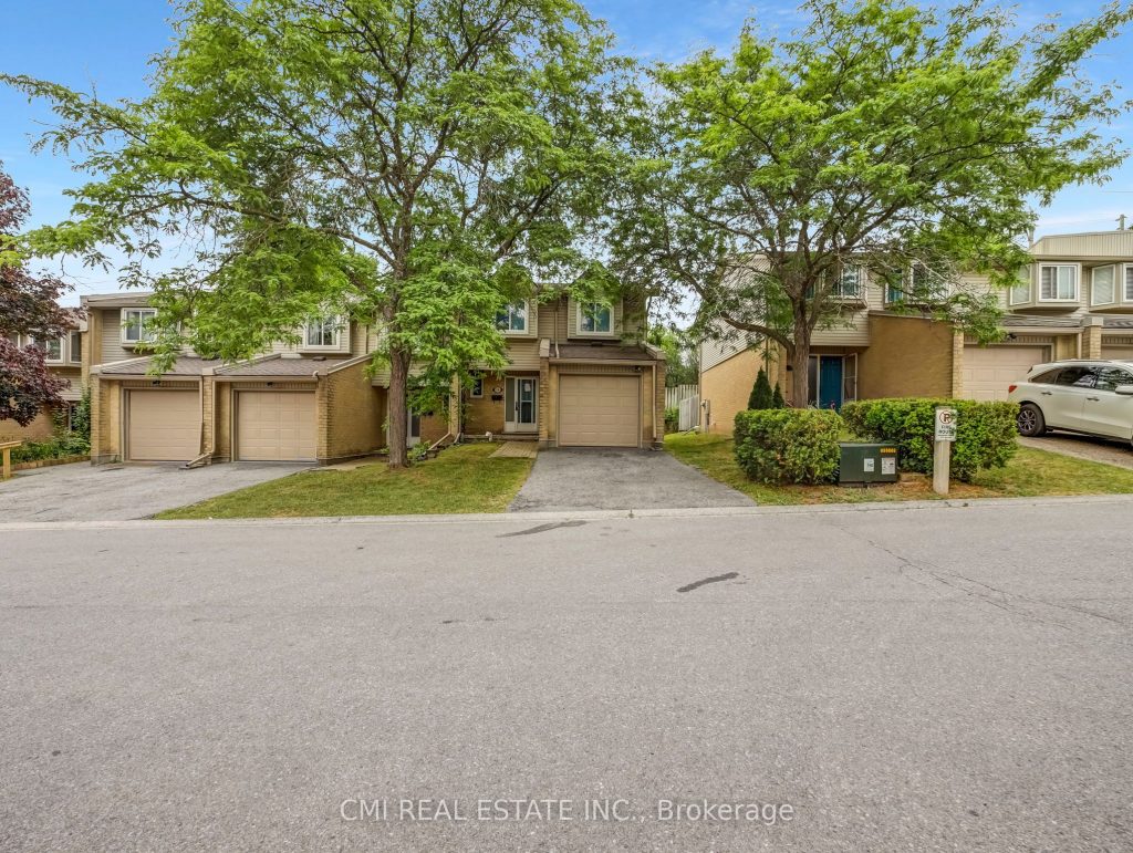 3-bedroom condo townhouse for sale in Kitchener — 24 - 29 Paulander Drive (Photo 1)