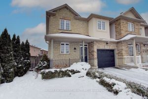 3-bedroom link home for sale in Burlington — 2446 Sutton Drive