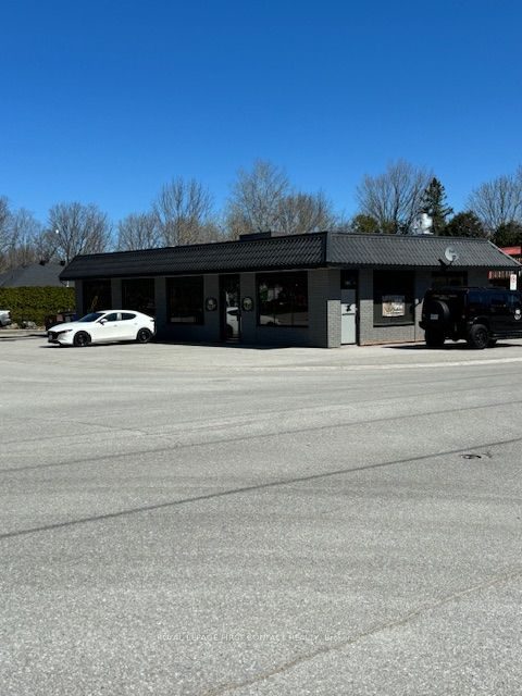 Studio commercial retail home for sale in Oro-medonte — 246 Moonstone Road E (Photo 1)