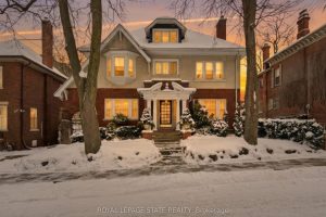 4-bedroom detached home for sale in Hamilton — 247 Macnab Street S