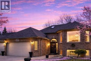5-bedroom home for sale in Lakeshore — 248 Ashwood Court