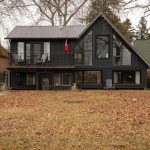 3-bedroom detached home for sale in Port Colborne — 25 Lakeshore Road W (Photo 1)