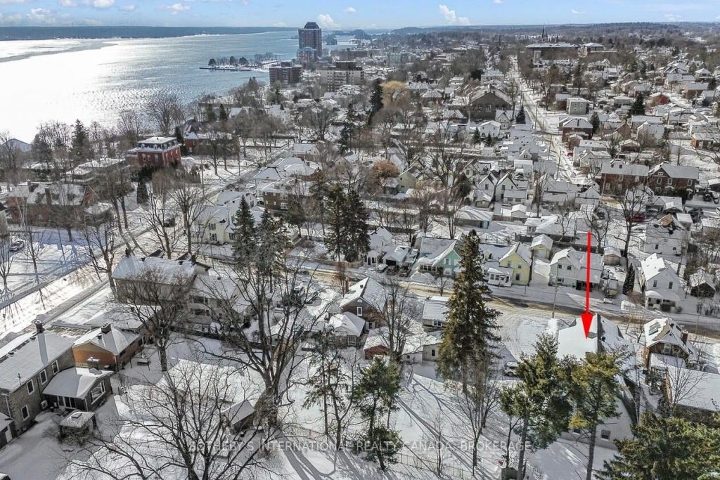8-bedroom fourplex home for sale in Brockville — 25 Murray Street (Photo 1)