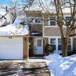 3-bedroom att/row/townhouse for sale in Aurora — 25 Sandusky Crescent (Photo 1)