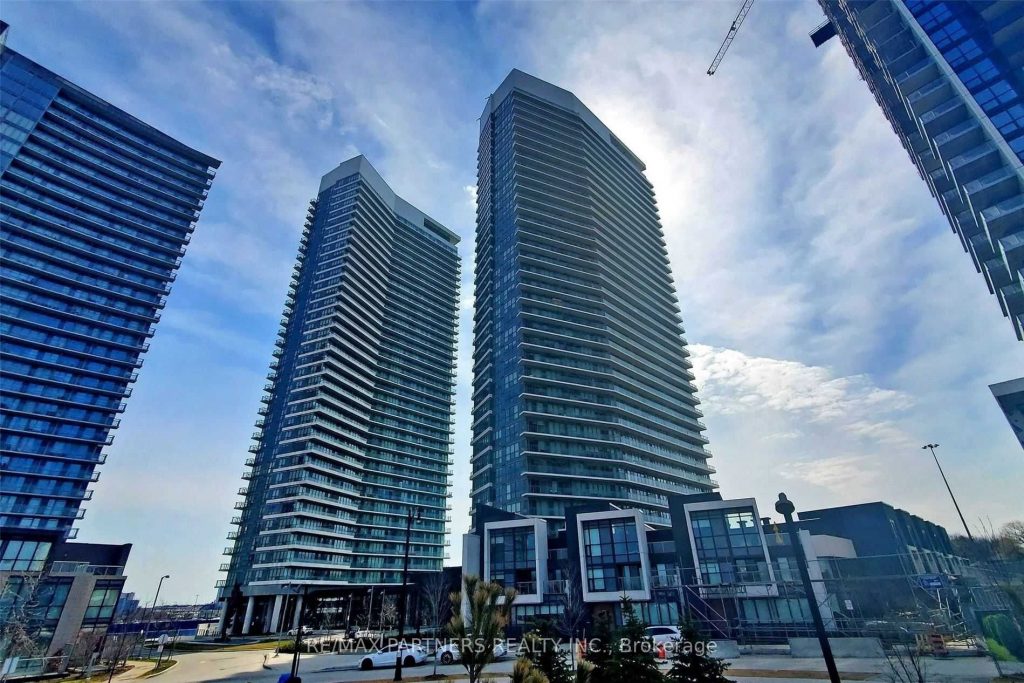 1-bedroom condo apartment for rent in Toronto — 2501 - 115 Mcmahon Drive (Photo 1)