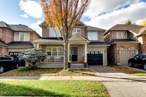 3-bedroom detached home for sale in Oakville — 2527 Nettlecreek Crescent