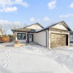 4-bedroom home for sale in Lakeshore — 256 East Puce Road (Photo 2)