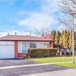 3-bedroom detached home for rent in Brampton — 25 Glebe Crescent (Photo 1)