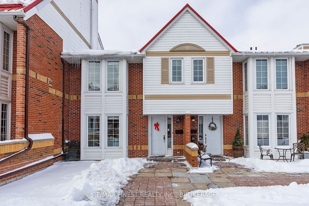 3-bedroom condo townhouse for sale in Kingston — 26 - 1 Place D'armes N/a (Photo 1)