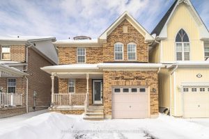 3-bedroom link home for sale in Whitby — 26 Beaumaris Crescent