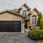 3-bedroom detached home for sale in Hamilton — 26 Grassyplain Drive (Photo 3)