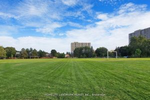 2-bedroom att/row/townhouse for rent in Toronto — 26 L'amoreaux Drive