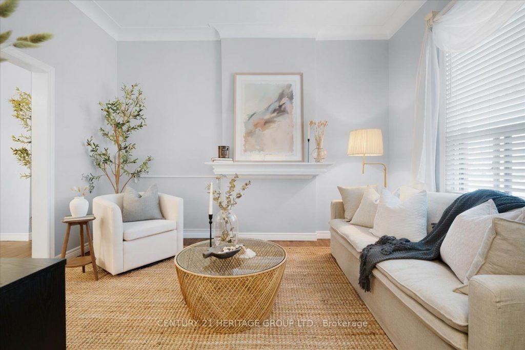 4-bedroom detached home for sale in Hamilton — 263 Mary Street (Photo 1)
