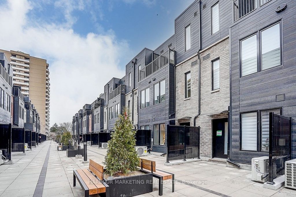 2-bedroom att/row/townhouse for sale in Toronto — 27 - 3079 Pharmacy Avenue (Photo 1)