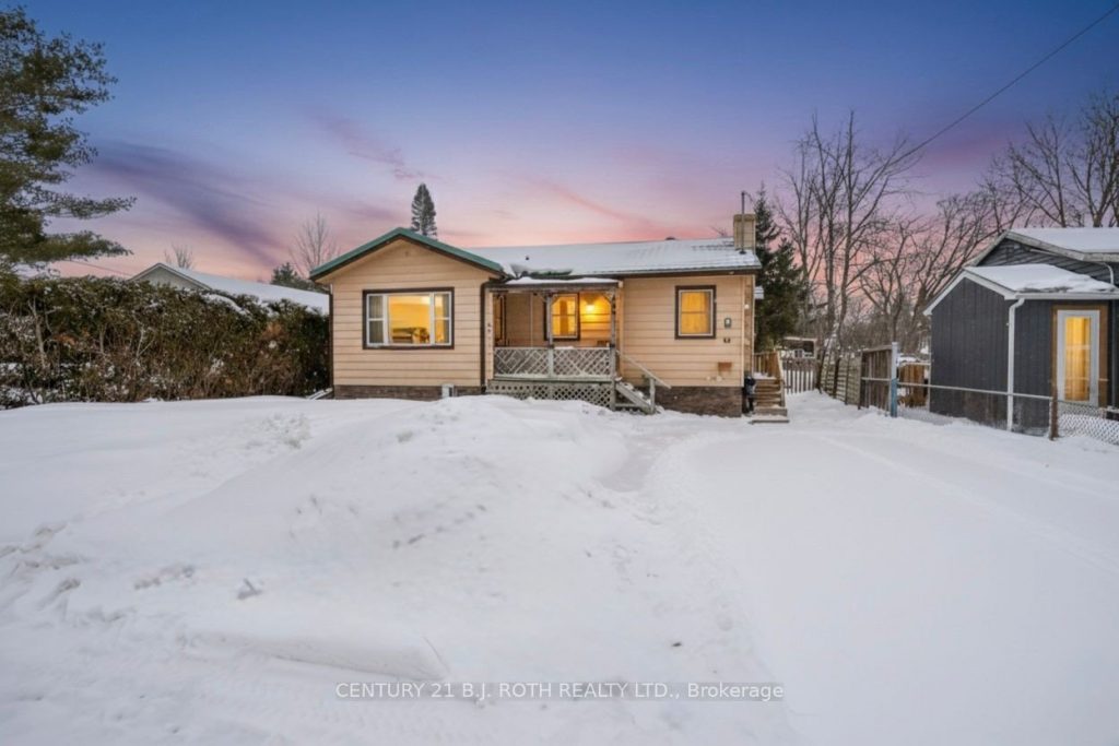 1-bedroom detached home for sale in Orillia — 27 Simcoe Street (Photo 1)