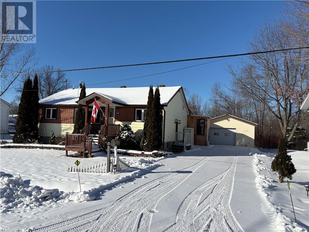 2-bedroom home for sale in Killarney — 27 Tilley Street (Photo 1)