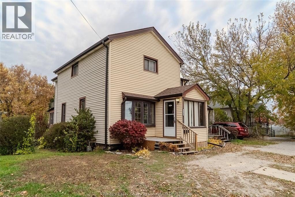3-bedroom home for sale in Lasalle — 2706 Front Road (Photo 1)