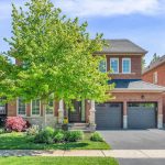 4-bedroom detached home for sale in Oakville — 273 Duskywing Way (Photo 3)