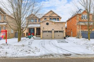 4-bedroom detached home for sale in Richmond Hill — 275 Sunset Beach Road