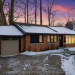 2-bedroom detached home for sale in Oakville — 276 Lakeshore Road W (Photo 2)