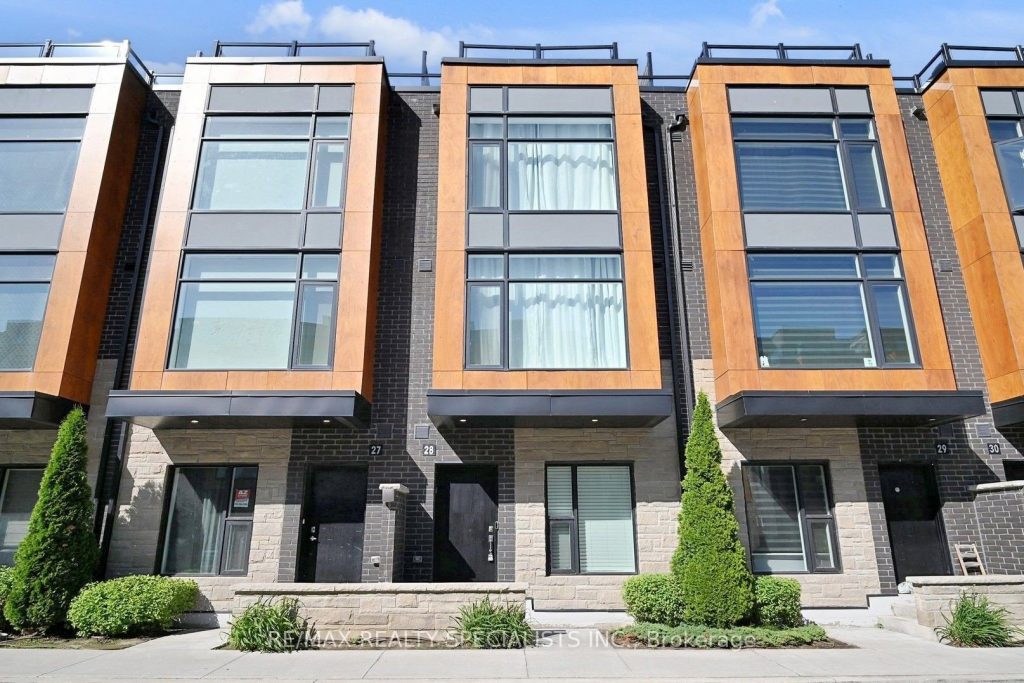 4-bedroom condo townhouse for rent in Brampton — 28 - 200 Malta Avenue (Photo 1)