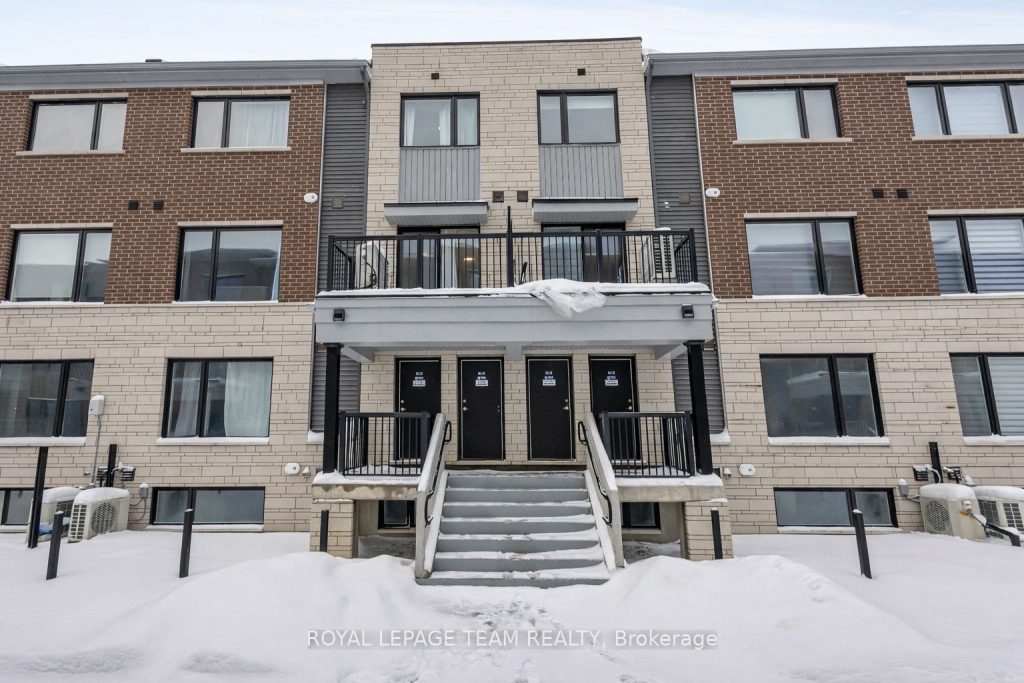 Studio condo townhouse for rent in Ottawa — 28 - 301 Glenroy Gilbert Drive (Photo 1)