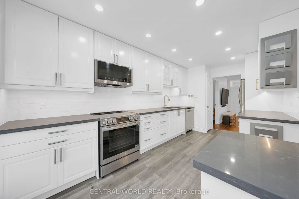 3-bedroom link home for sale in Toronto — 28 Moorehouse Drive (Photo 1)