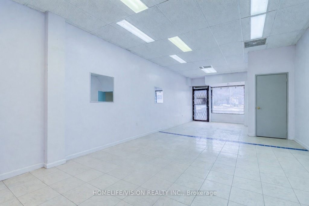 Studio commercial retail home for rent in Toronto — 2877 St Clair Avenue E (Photo 1)