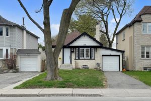 2-bedroom detached home for sale in Toronto — 290 Laird Drive