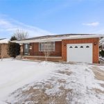 3-bedroom home for sale in Windsor — 2920 Lloyd George Boulevard (Photo 2)