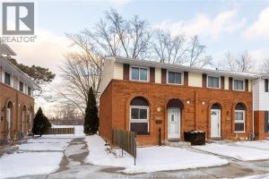 2-bedroom home for sale in Windsor — 2920 Meadowbrook Lane