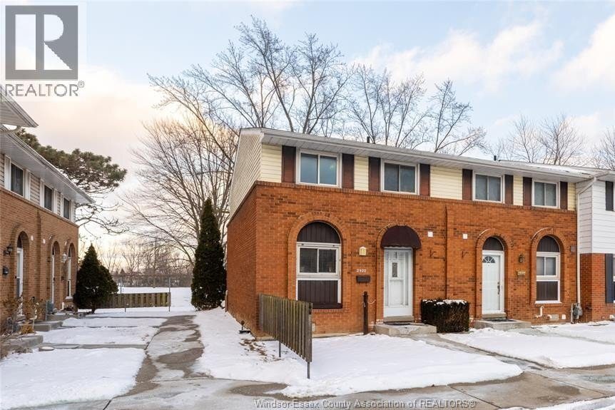 2-bedroom home for sale in Windsor — 2920 Meadowbrook Lane (Photo 1)