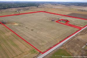 Studio farm home for sale in Admaston/bromley — 2933 Stone Road