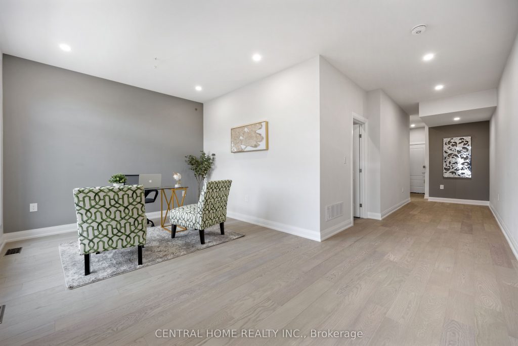 5-bedroom semi-detached home for rent in Markham — 2950 Elgin Mills Road (Photo 1)
