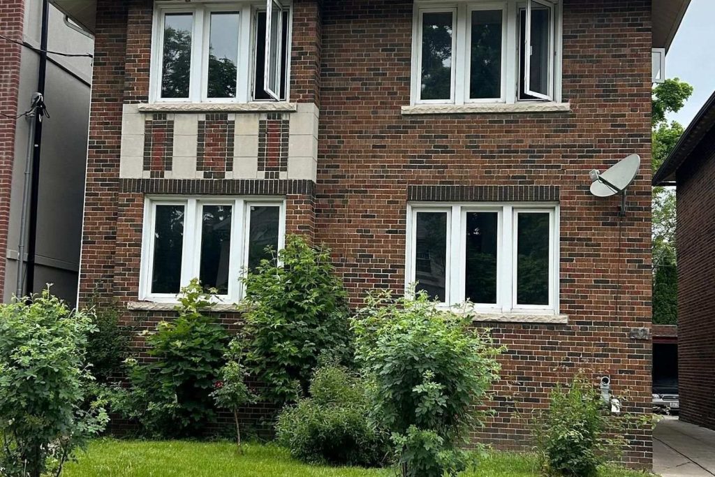 2-bedroom duplex home for rent in Toronto — 2nd Floor - 32 Glen Echo Road (Photo 1)