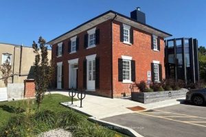 2-bedroom store w apt/office home for rent in Mississauga — 2nd Level - 13 Thomas Street
