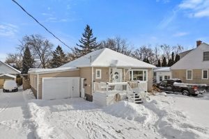 5-bedroom detached home for sale in St. Catharines — 3 Hallcrest Avenue