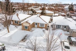 3-bedroom detached home for sale in Barrie — 3 Hickling Trail