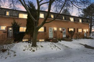 3-bedroom condo townhouse for sale in Hamilton — 30 - 1440 Garth Street