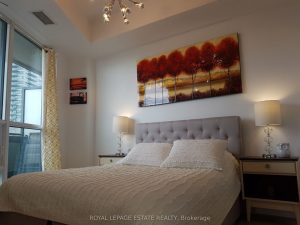 1-bedroom condo apartment for rent in Toronto — 301 - 2212 Lake Shore Boulevard W