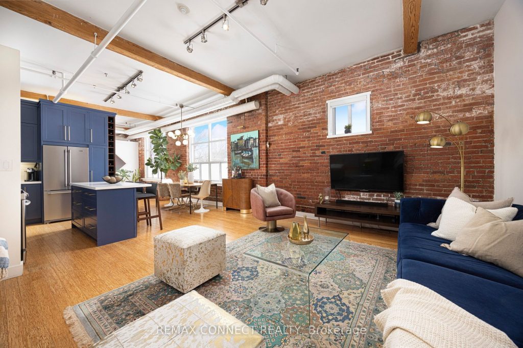 1-bedroom condo apartment for sale in Toronto — 302 - 426 Queen Street E (Photo 1)