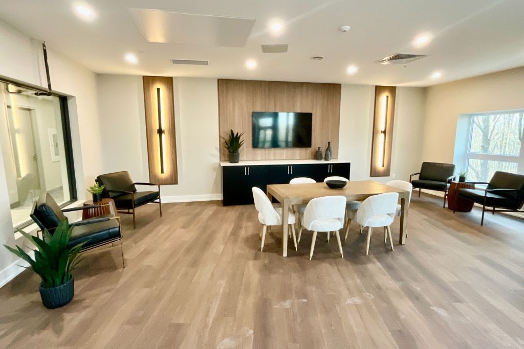 1-bedroom condo apartment for sale in Kitchener — 303 - 1100 Lackner Place (Photo 1)