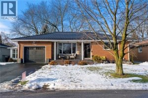 3-bedroom home for sale in Delhi — 306 Adams Avenue