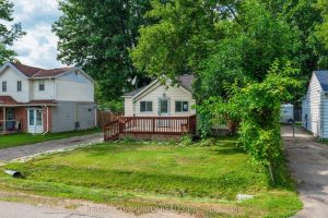 1-bedroom detached home for sale in Georgina — 306 Kenwood Avenue