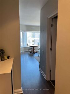 1-bedroom condo apartment for rent in Toronto — 3107 - 155 Yorkville Avenue