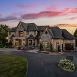 5-bedroom detached home for sale in Halton — 3122 Cedar Springs Road (Photo 1)